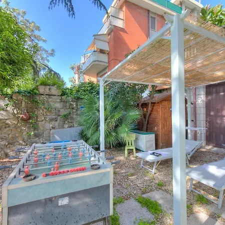 Toys With Garden And Sea View - Happy דירה